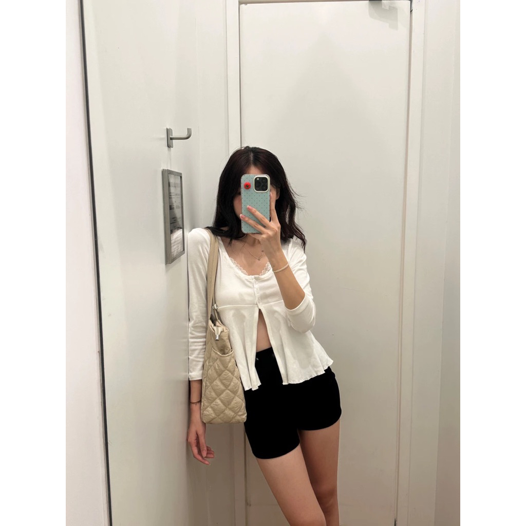 Joella - Irene Top: Áo thun nữ basic cổ rộng tay lỡ ôm dáng vừa vặn_Made by Joella