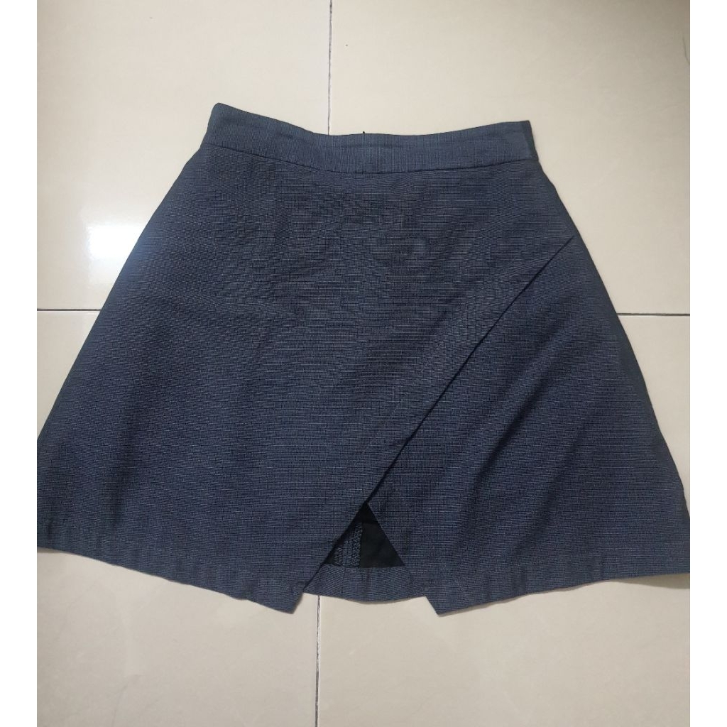 OLV - Pass thanh lý mới cực phẩm chân váy xanh than xẻ giữa thon chân có lót