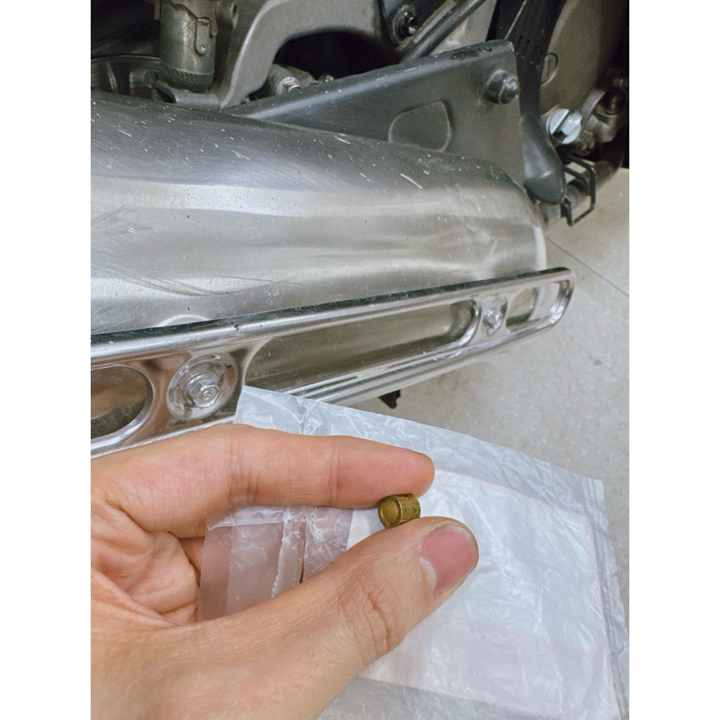 -"Lỗ Ống Nối Ốc Zin Ốp Pô Nẹp Pô Sh Nhập Sh Ý version 2008-2009-2010-2011