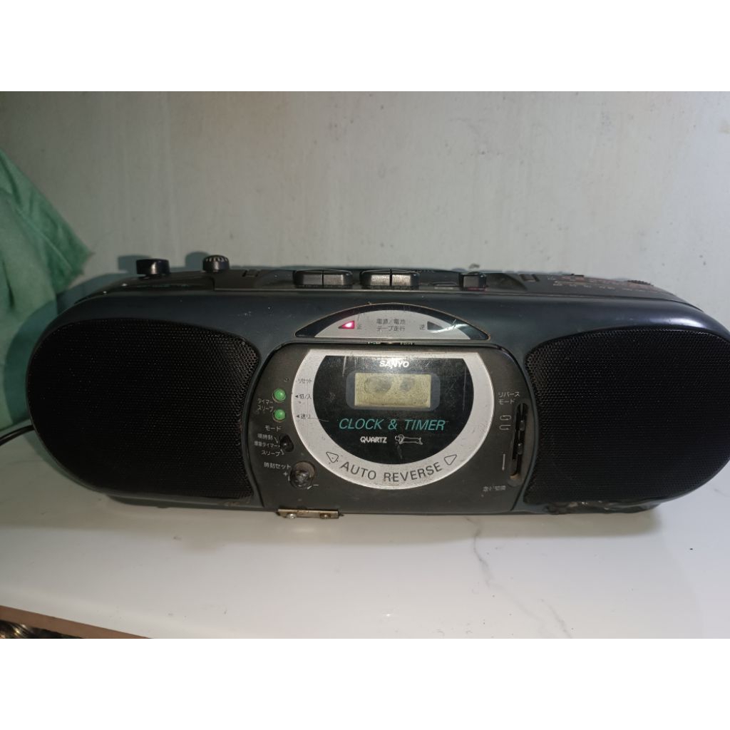 (xác Decor) đài Radio Cassette Sanyo U4-S85(K) full chức năng, ngoại hình xấu