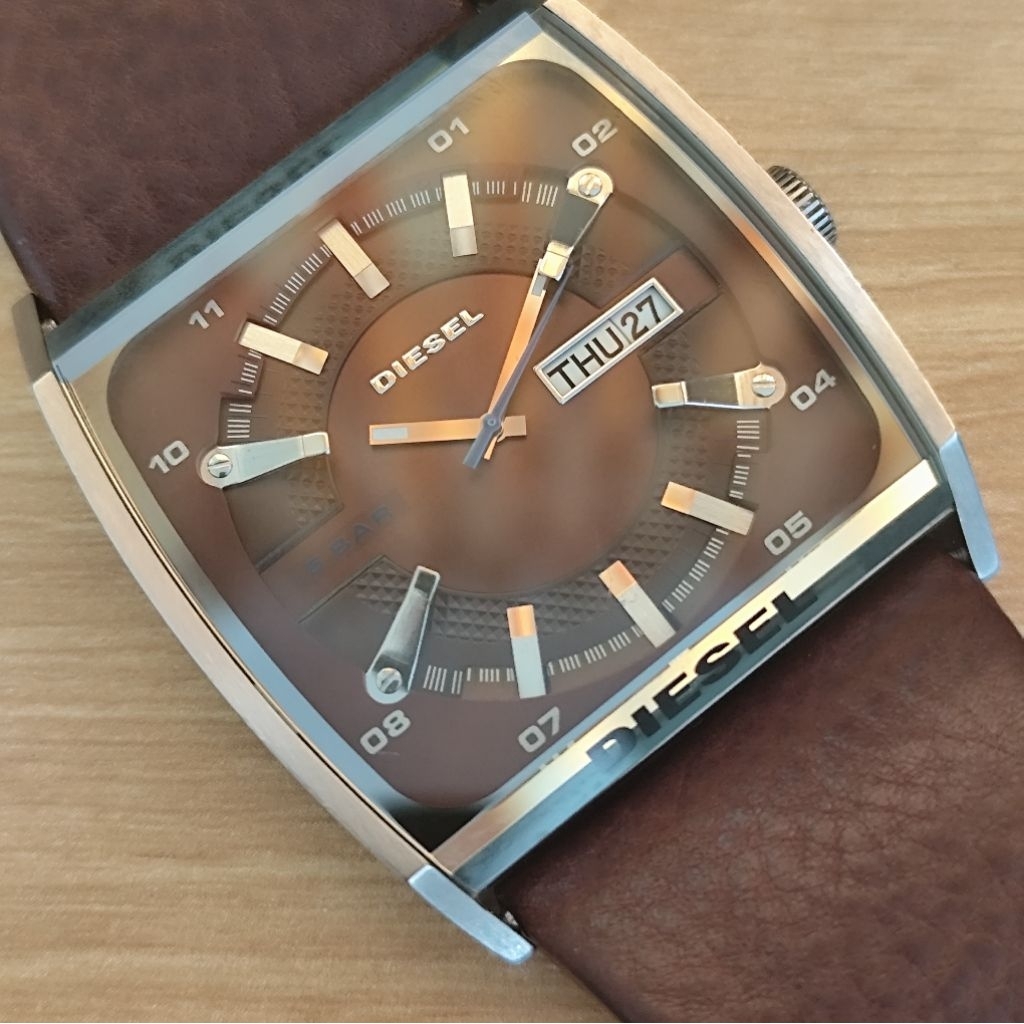 Đồng hồ nam DIESEL của Ý, phôm tank, size 44x50, size to.