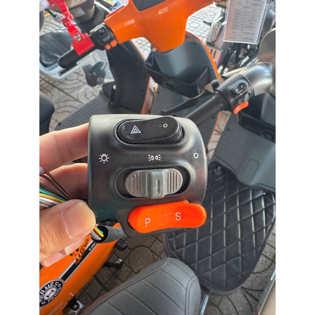 Tay Ga, Cụm công tắc cho xe Lihaze V1, V1 plus, Z3,  Xe Điện hottrend