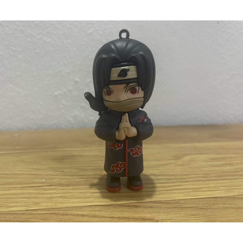 Tiệm đồ cũ - mô hình móc khoá Itachi - ảnh thật