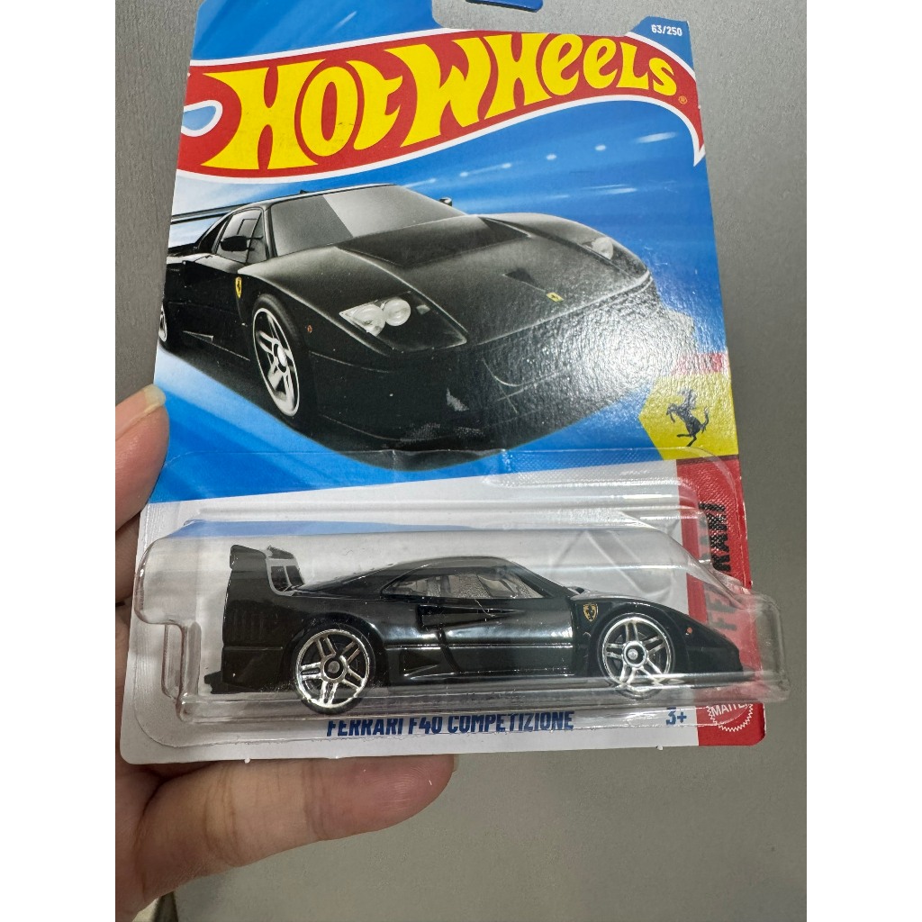 Hot Wheels 2025 FERRARI F40, FERRARI SF90 STRADALE, FERRARI 365 GTB4 (Red - White)