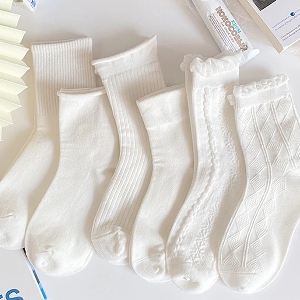 Sét 10 đôi Tất vớ nữ cổ cao trắng vải cotton co giãn thời trang họa tiết dễ thương ( MÃ T13)