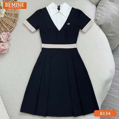 Đầm thiết kế BEMINE cổ sơ mi dây kéo trước phối viền sọc dáng chữ A phù hợp đi làm-B134