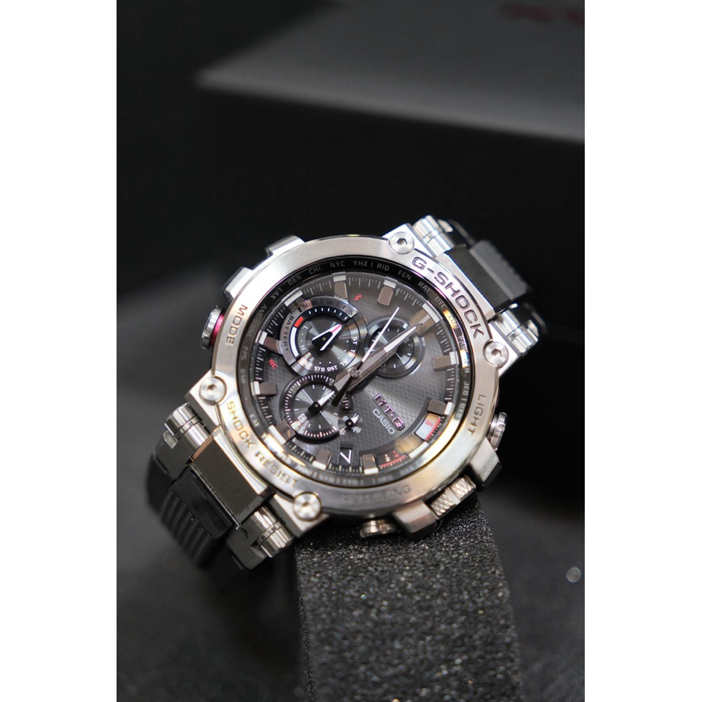 Casio G-Shock MTG-B1000-1A Qua sử dụng rất mới