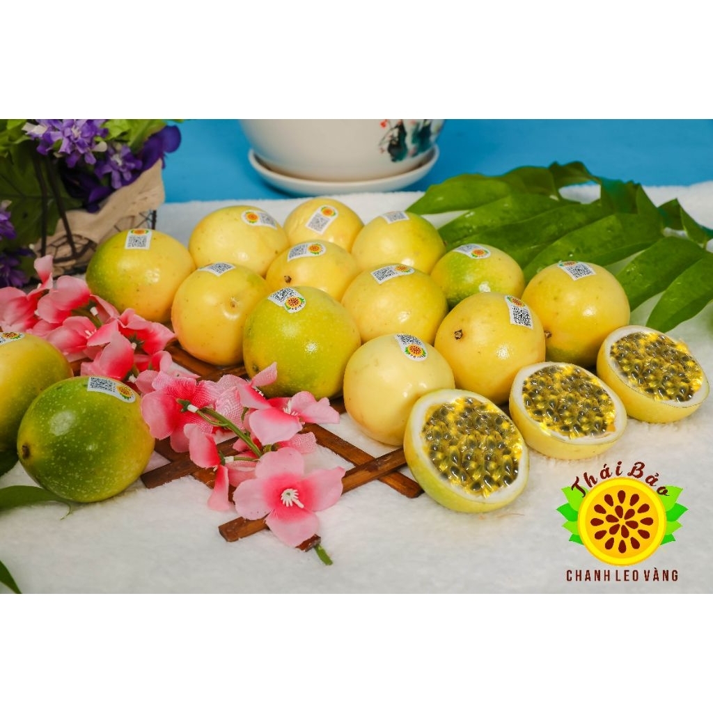 chanh leo vàng thơm hương ổi. chanh leo ngọt vàng thơm