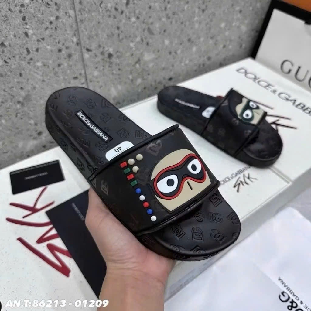 Dép nam nữ Dg in hình hoạt hình siêu chất, dép boy phố đế cao su đúc hot 2026 - dep334