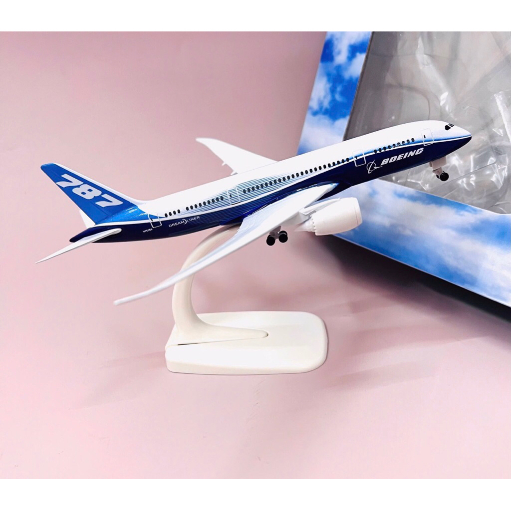 Máy Bay Boeing 787 Dreamliner Livery. Mô Hình Máy Bay Boeing 787 Tỉ Lệ 1:400 Kim Loại Cực Đẹp