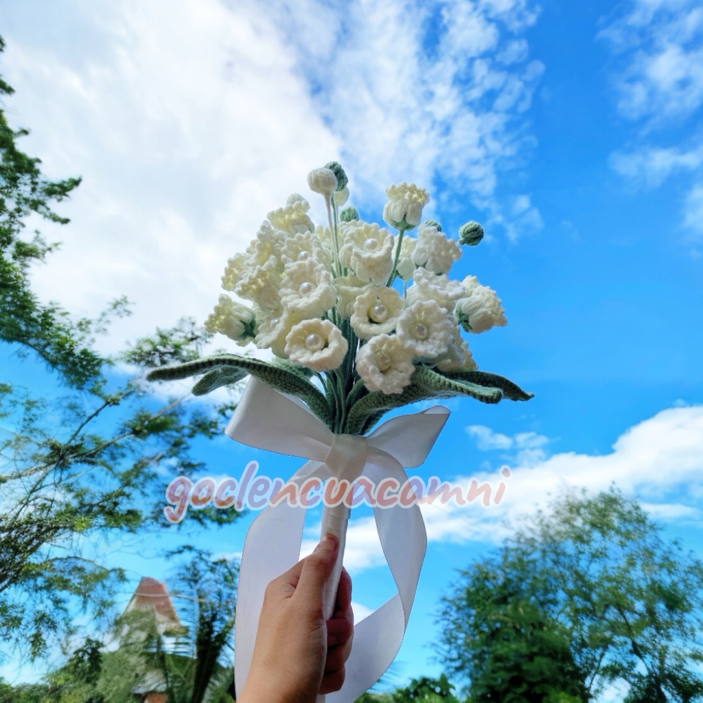 Bó hoa cưới, hoa linh lan len cầm tay