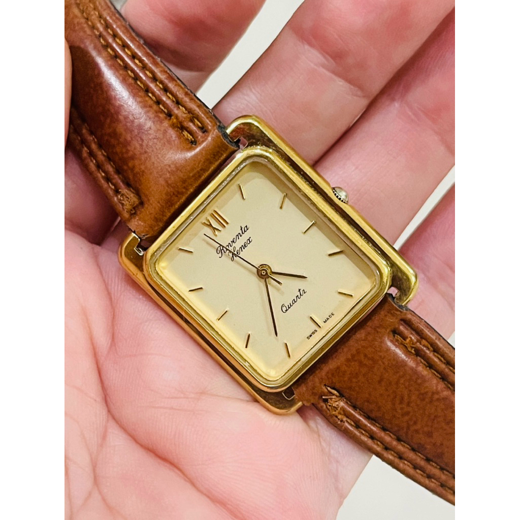 Đồng hồ Roventa Henex Thụy tank form siêu đẹp