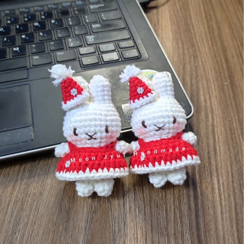 Móc khóa thỏ miffy giáng sinh bằng len handmade | Handmade crochet Christmas miffy bunny keychain