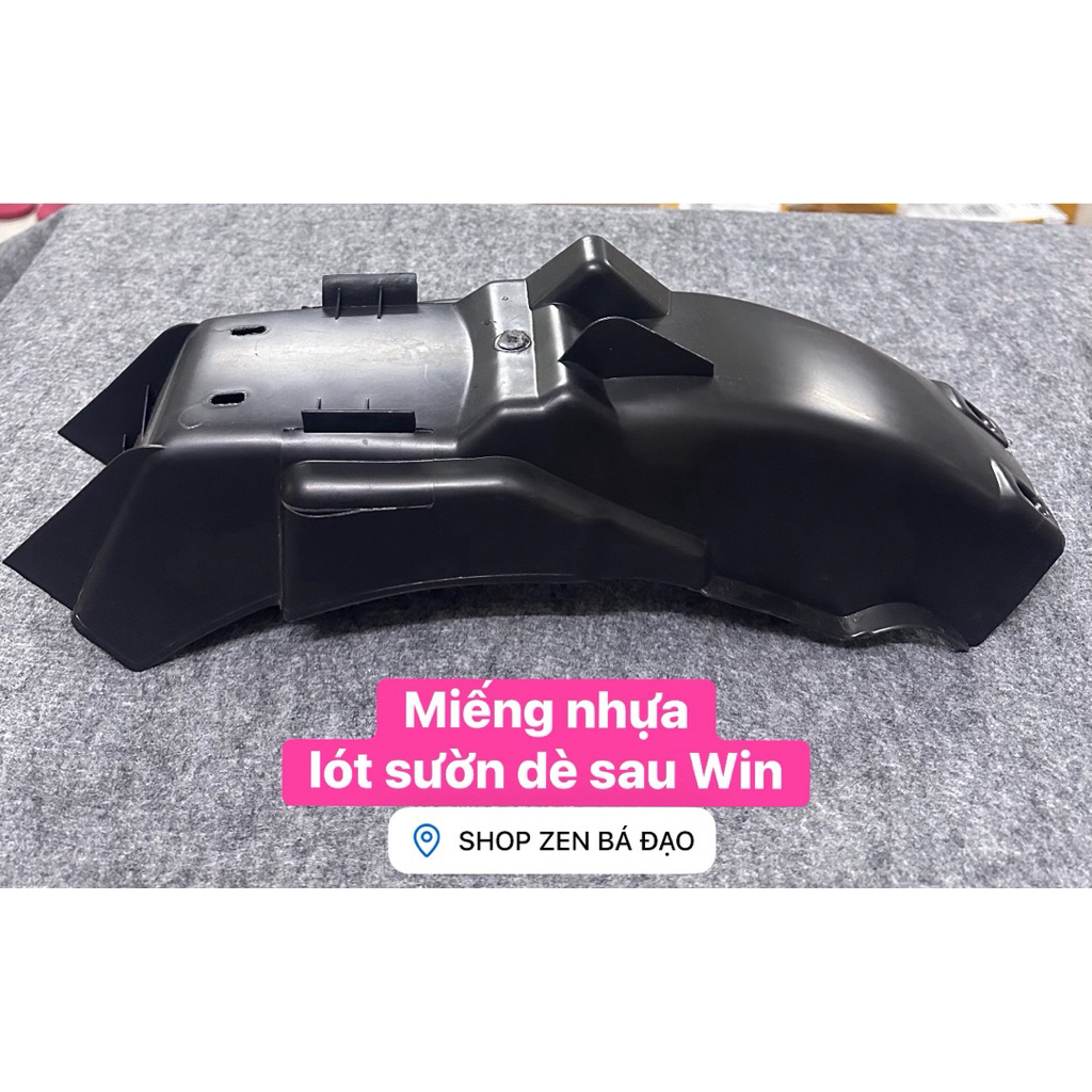 Miếng nhựa lót sườn dè sau Win