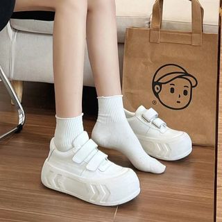 Giày Bánh Mì Nữ Học Sinh Đế Dày Tăng Chiều Cao, Giày Sneaker Trắng Quai Dính SA259