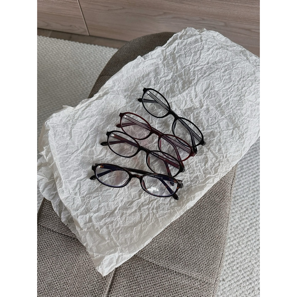 Lyys Store - Gọng dẻo chữ nhật mini retro, chân lõi sắt y2k 5704