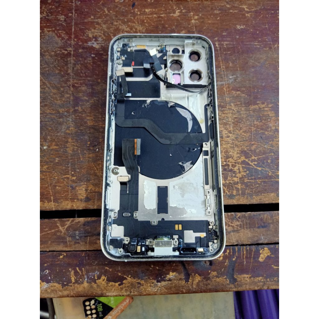 Khung sườn điện thoại 12 pro, hàng cũ nhìn còn đẹp