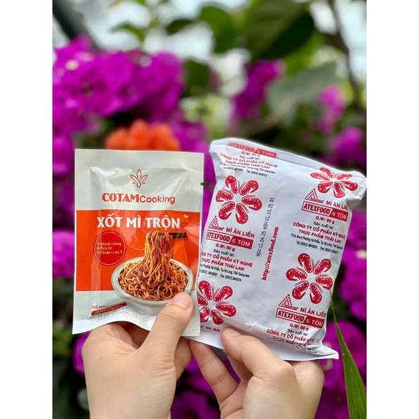 COMBO Mi Trộn (1 gói mỳ sợi dai 70g + 1 gói xốt mì trộn 50g đã tiệt trùng)