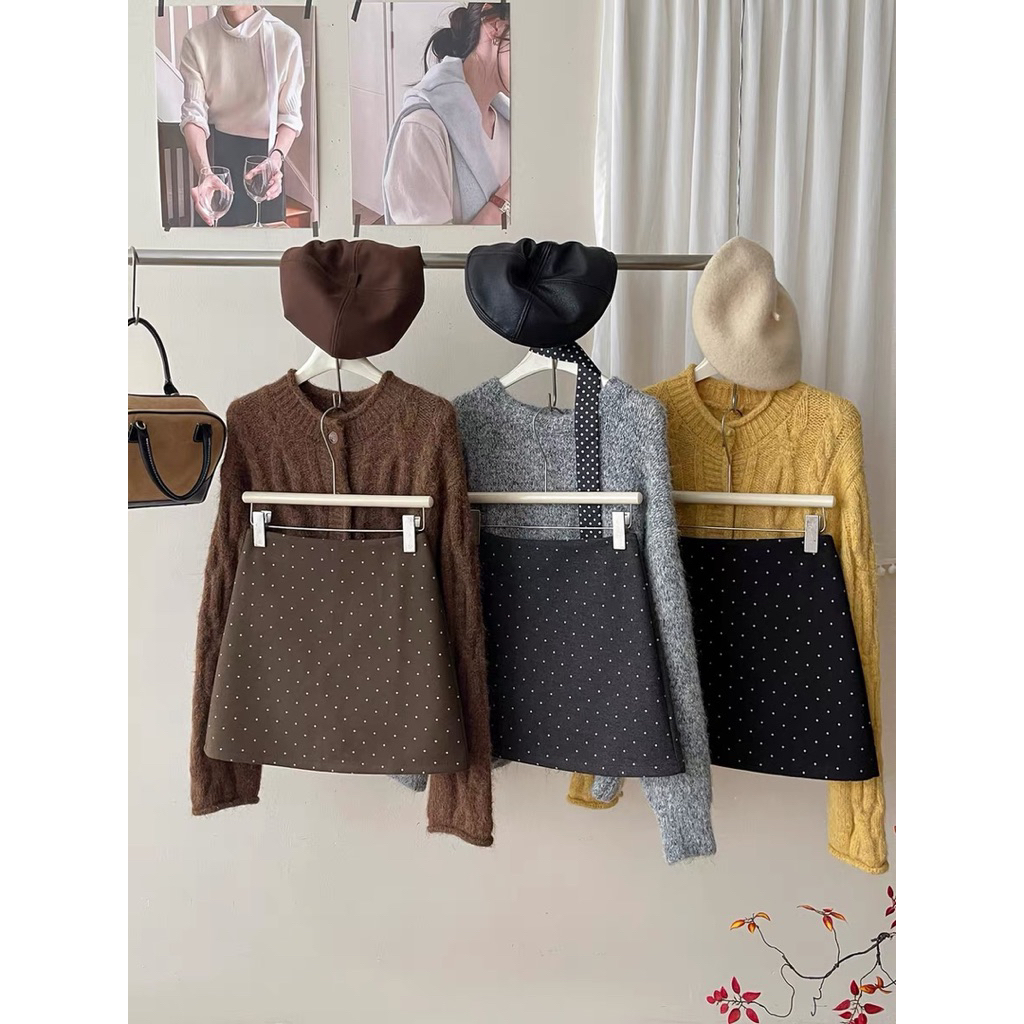 Chân Váy Ngắn Nữ Dáng chữ A vải Dạ Ép Mịn chấm bi có quần bảo hộ mùa Thu Đông m6601 | BigBuy360 - bigbuy360.vn