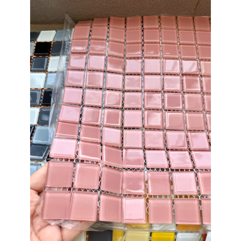 Miếnh dán tường mosaic thuỷ tinh hồng pastel