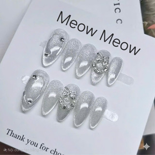  Nailbox Thiết Kế - Móng Tay Giả Mắt Mèo Kim Cương Màu Bạc Đính Charm Tiểu Thư Xinh Đẹp 