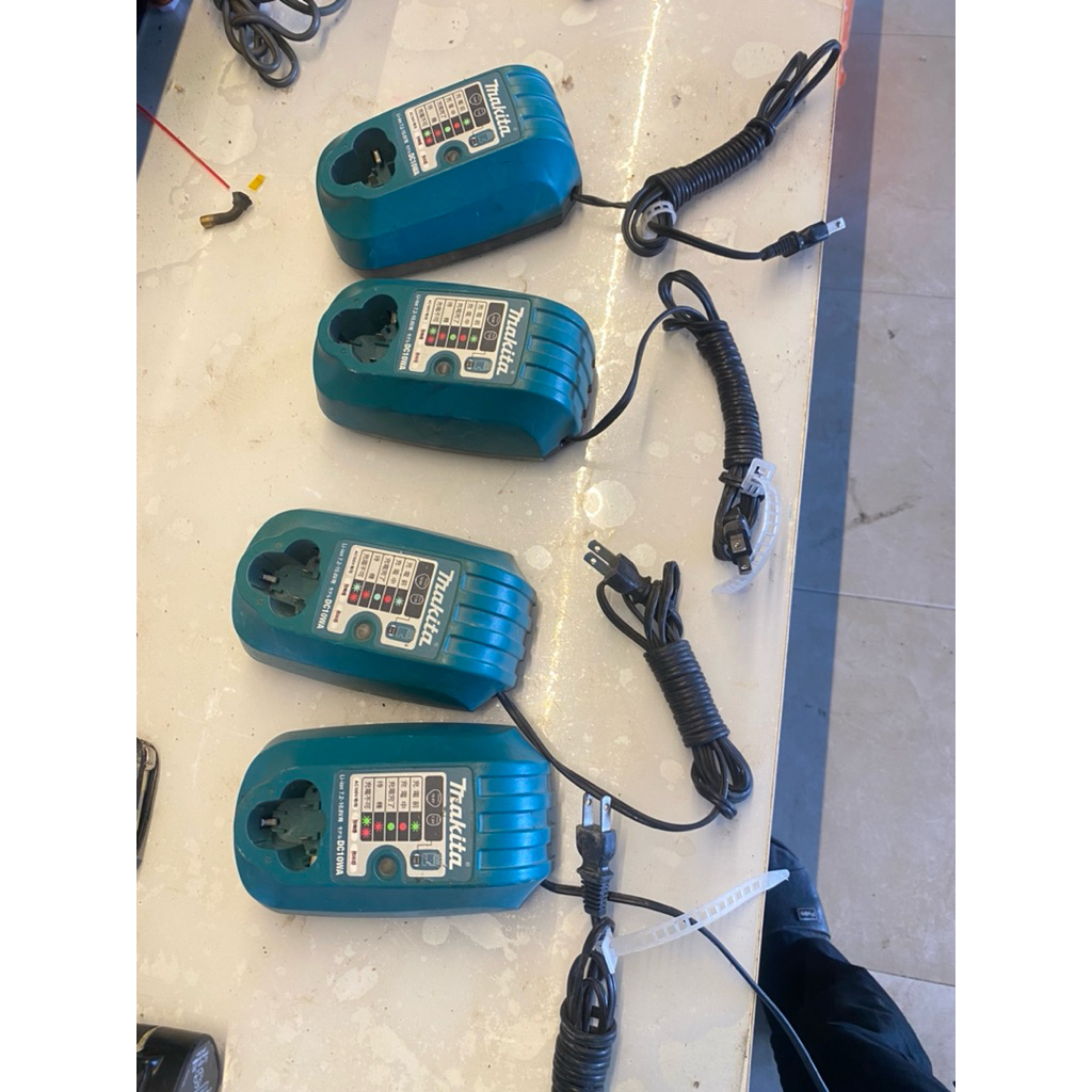 Sạc pin Makita DC10WA, hàng Bãi Nhật đã lên điện 220v