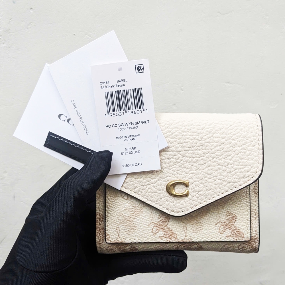 Ví Nữ Coach C3161 Wyn Small Wallet With Horse And Carriage Print
