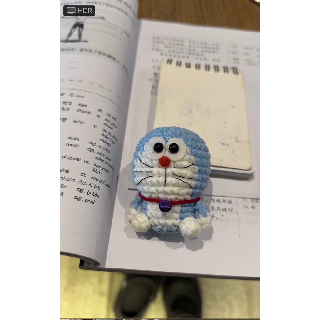 Móc khoá doraemon len
