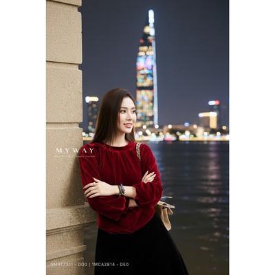 Áo Đông Nữ Nhung Đỏ Burgundy MY WAY Velvet Charm Dài Tay Sang Trọng & Quyến Rũ 9MAT7311