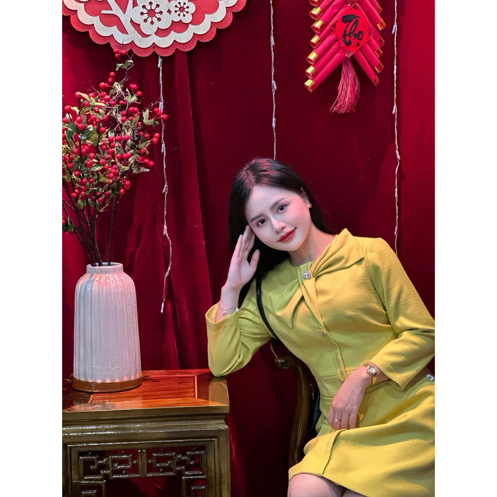 Pass đầm dạ vàng Leika sz M