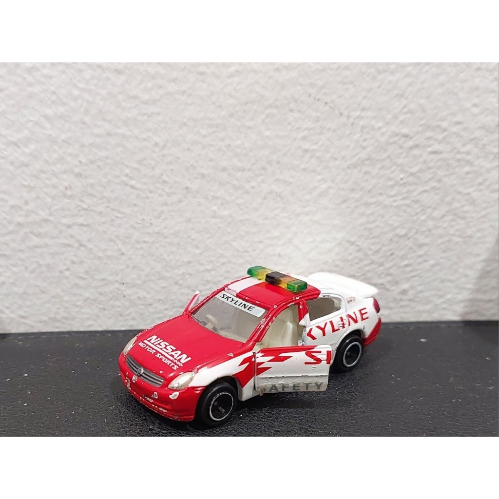 Xe mô hình Tomica Nissan Skyline Safety Car No. 23  - Made in China