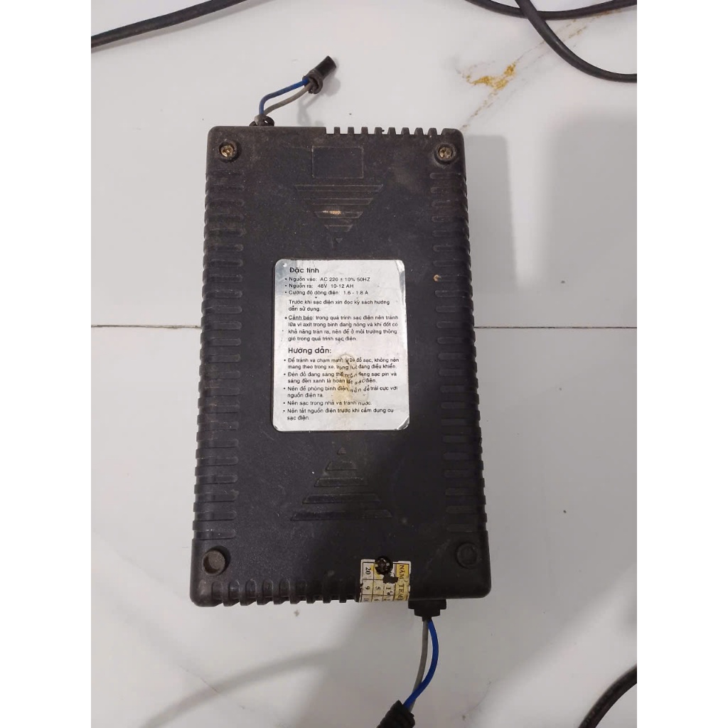 Sạc xe điện MARTIN107 48V 10-12AH cũ giá 30K