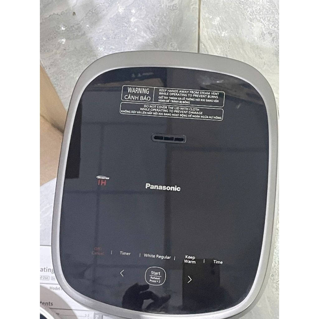 Nồi cơm cao tần Panasonic 1.5 lít SR-HN151KRA Hàng trưng bày