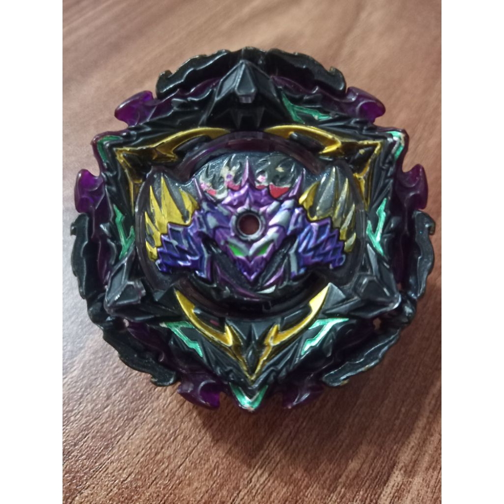 Con quay beyblade takara tomy Lucifer The end(đã qua sử dụng)