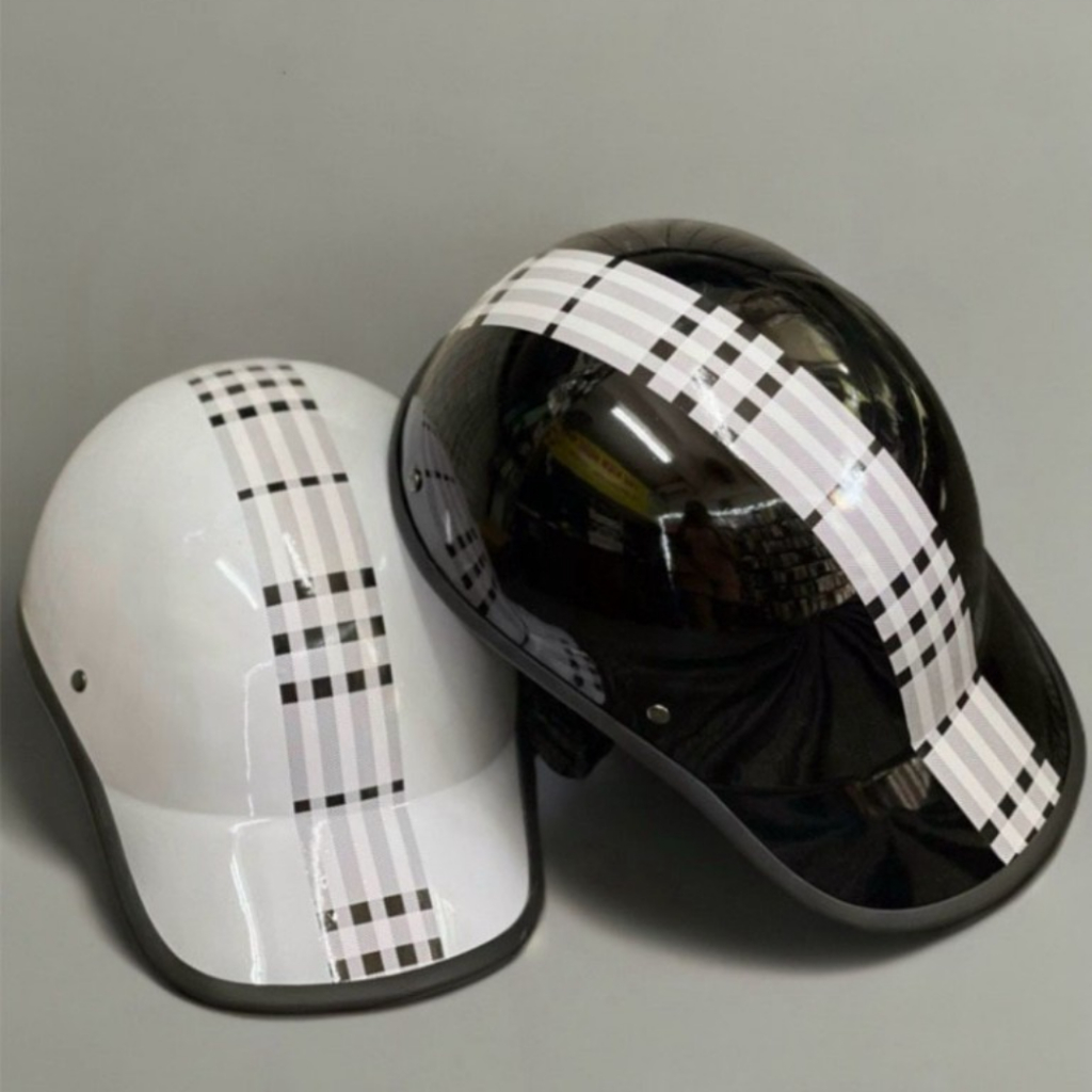 Combo 2 Mũ Bảo Hiểm Lưỡi Trai Kẻ Sọc 2 Màu Đen Trắng - Mũ Bảo Hiểm Lưỡi Trai Giá Rẻ