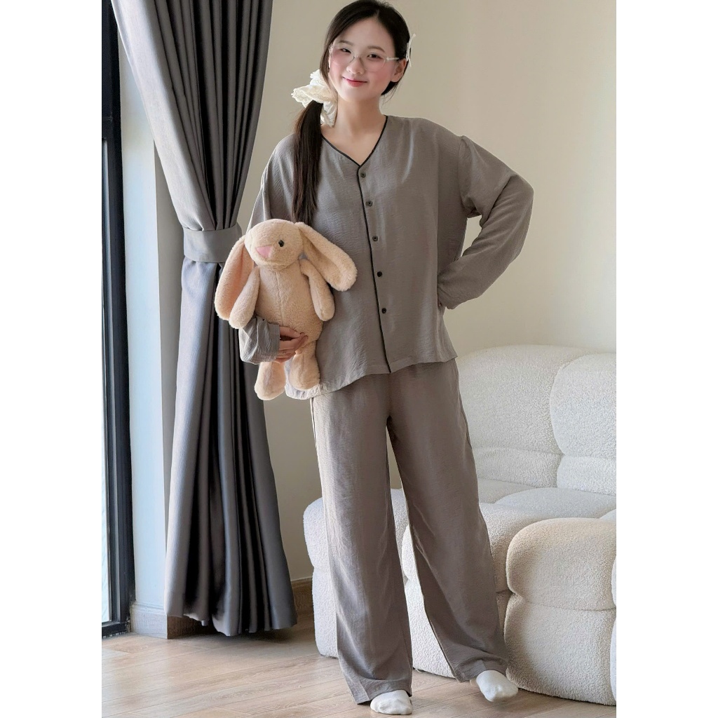 MB-SET-019 Bộ Đồ Ngủ Cổ V Đơn Giản Viền Né Trơn Maybee Homedress | BigBuy360 - bigbuy360.vn