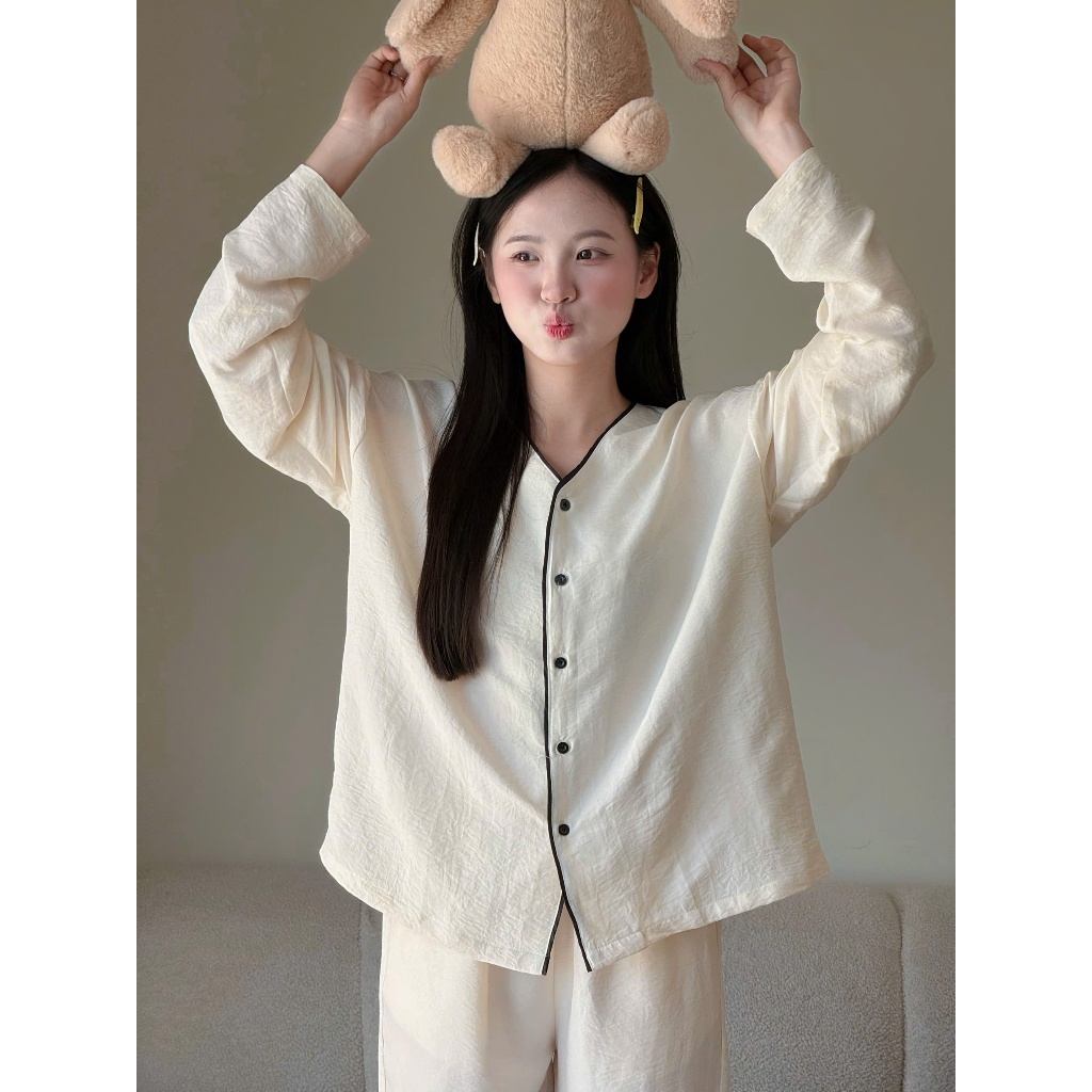 MB-SET-019 Bộ Đồ Ngủ Cổ V Đơn Giản Viền Né Trơn Maybee Homedress | BigBuy360 - bigbuy360.vn