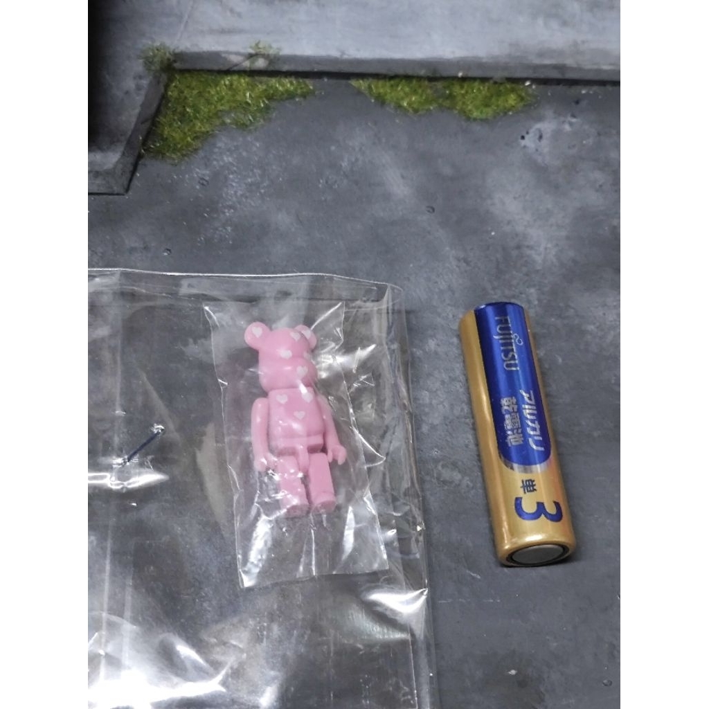 mô hình bearbrick summer carp