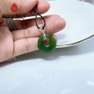 Mặt dây chuyền ngọc bích - Mặt dây chuyền ngọc bích bán nguyệt bình an, may mắn - Ngọc Quý