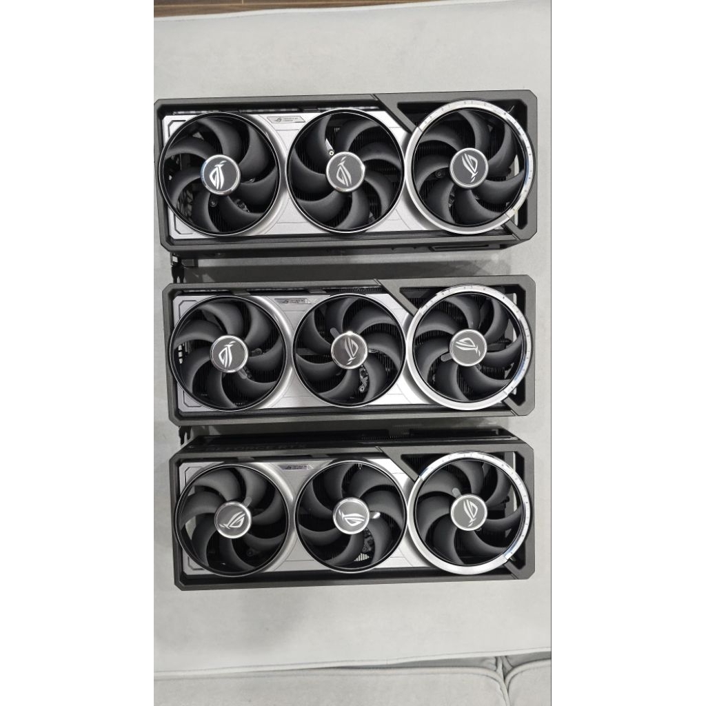 Tản nhiệt RTX 5090 ROG Astral