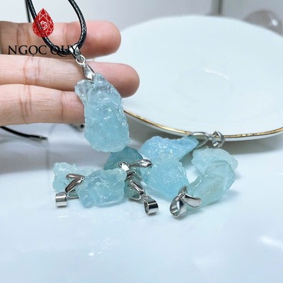 Mặt dây chuyền Aquamarine dạng tinh thể thô - Ngọc Quý