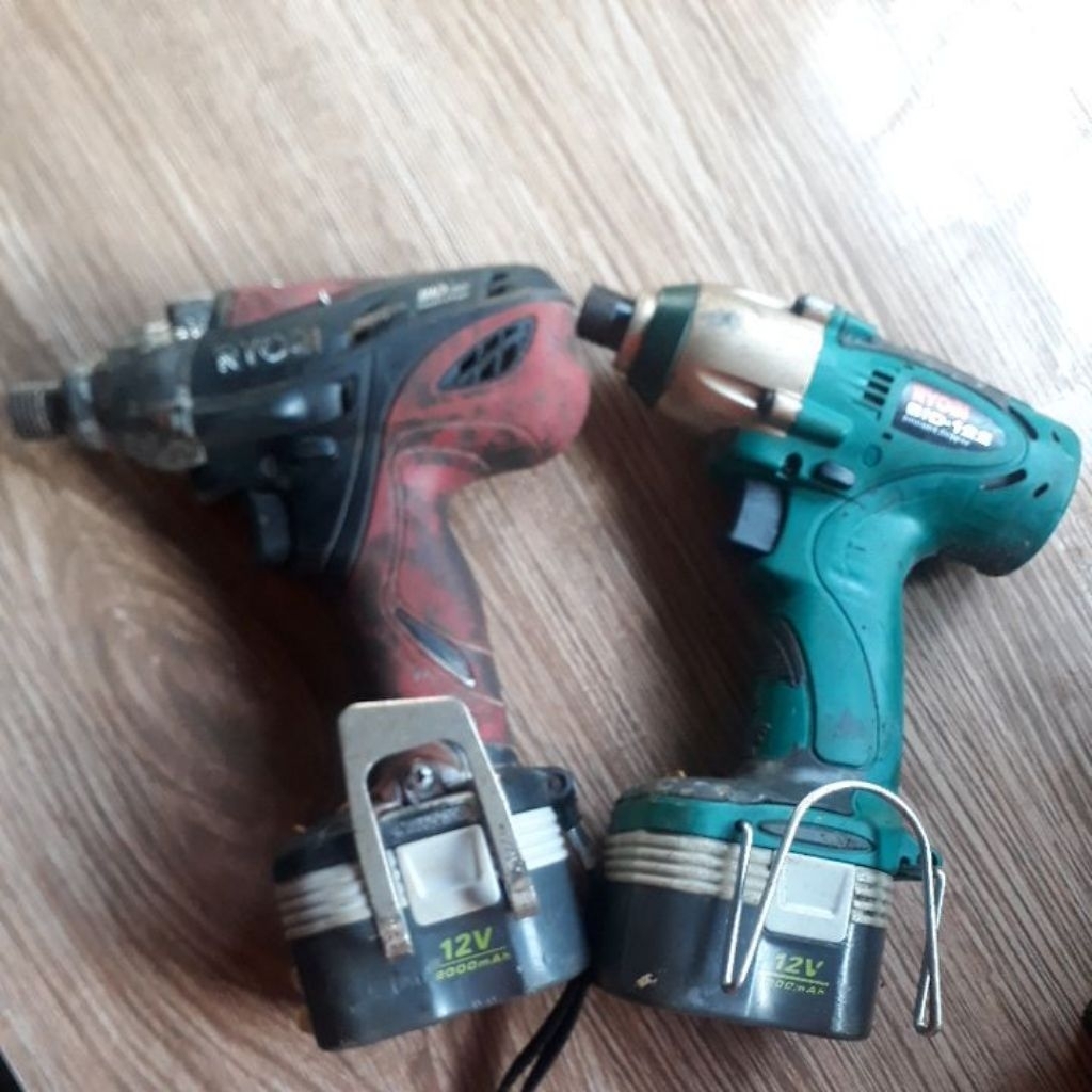 vít ryobi 12V thân máy tặng kèm vỏ pin rin