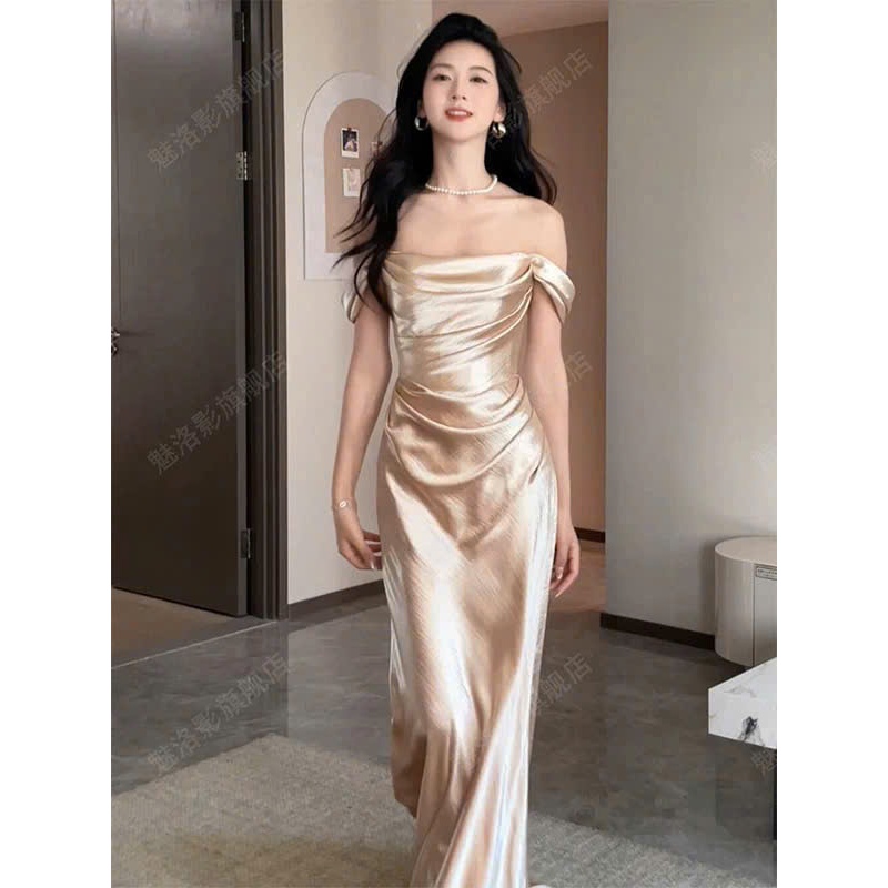 Đầm thiết kế trễ vai dáng dài chất lụa nhăn phối dây đan lưng - LỤA NHĂN | BigBuy360 - bigbuy360.vn