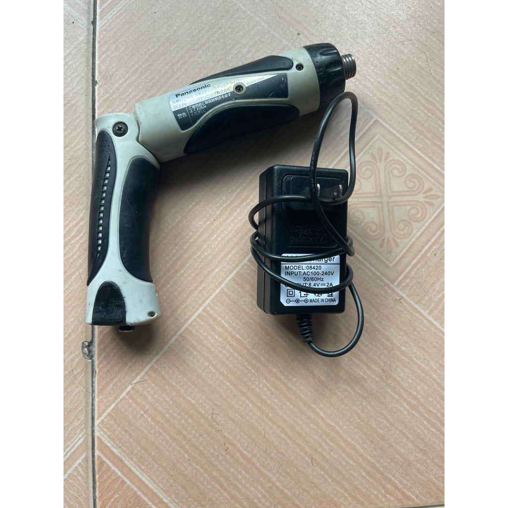 máy vặn vít Panasonic EZ7410