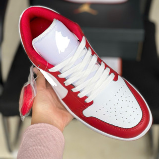    Hàng Sẵn   Giày thể thao màu đỏ sang chảnh 