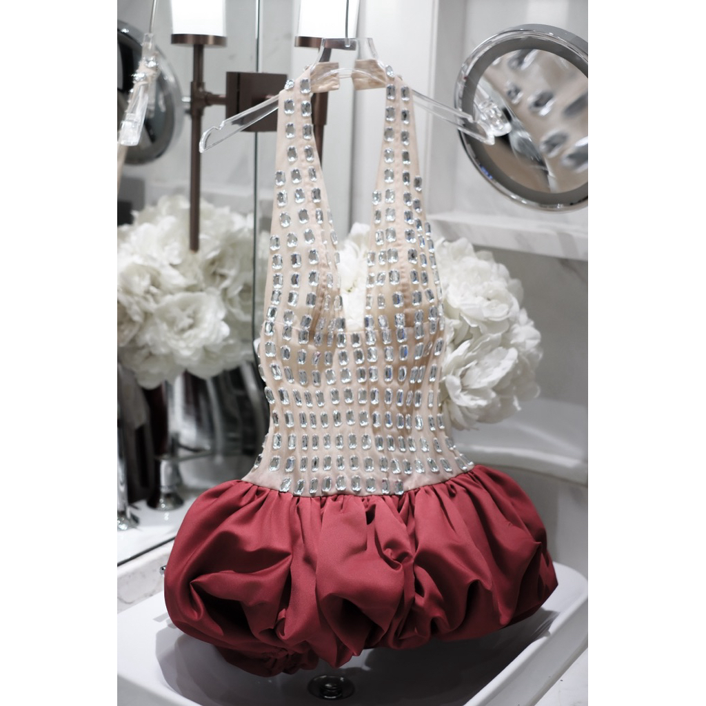 𝐍𝐄𝐖 𝐀𝐑𝐑𝐈𝐕𝐀𝐋 ✨ CAM KẾT CHUẨN HÌNH (𝐎𝐑𝐀𝐍𝐆𝐄 𝐒𝐓𝐔𝐃𝐈𝐎𝐒 ) - Bling Dress 5 - Đầm Thiết Kế Cổ Yếm Kết Đá Tùng