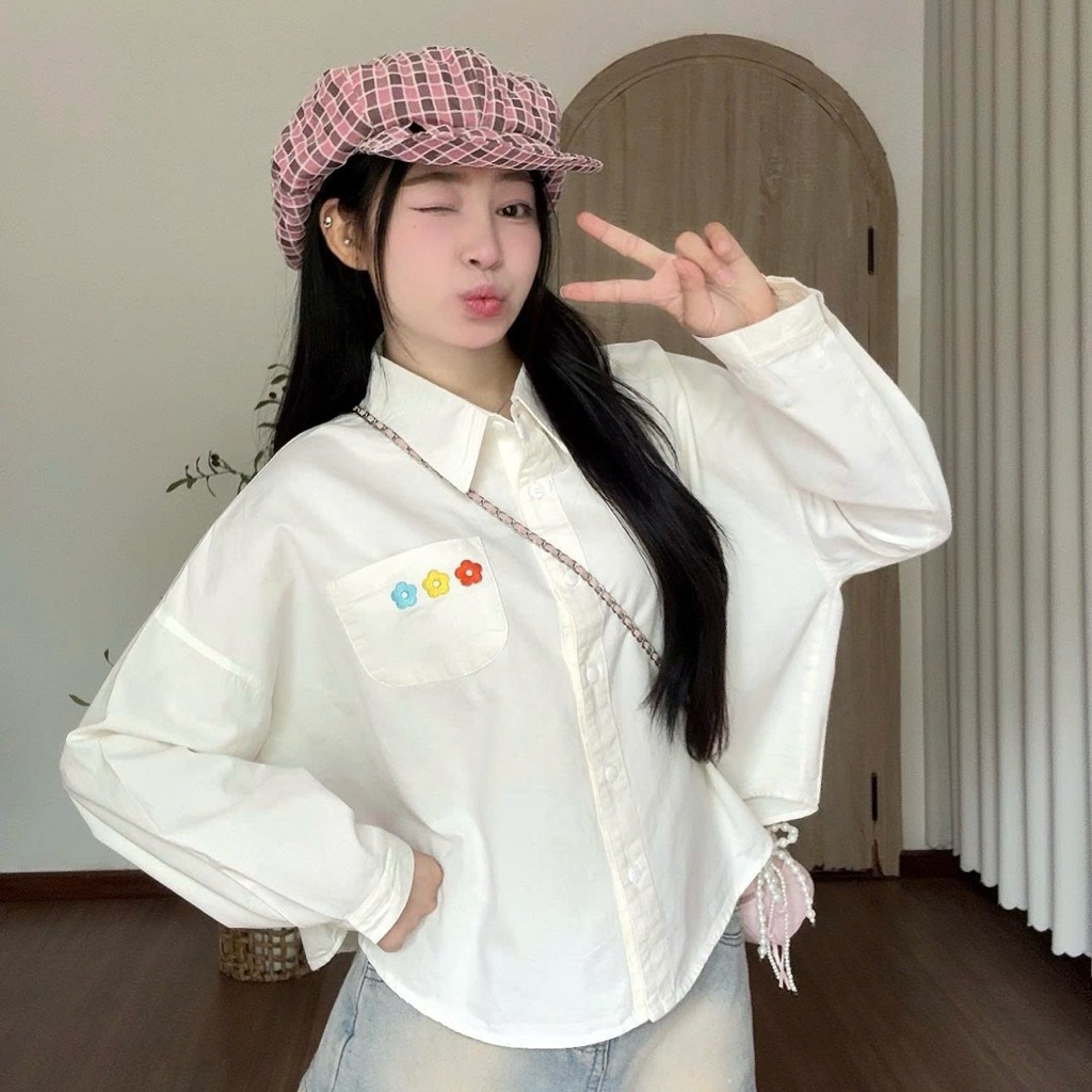 Áo sơ mi nữ dáng ngắn Lilla Top Togo Clothing Form rộng tay dài thêu hoa thanh lịch cá tính