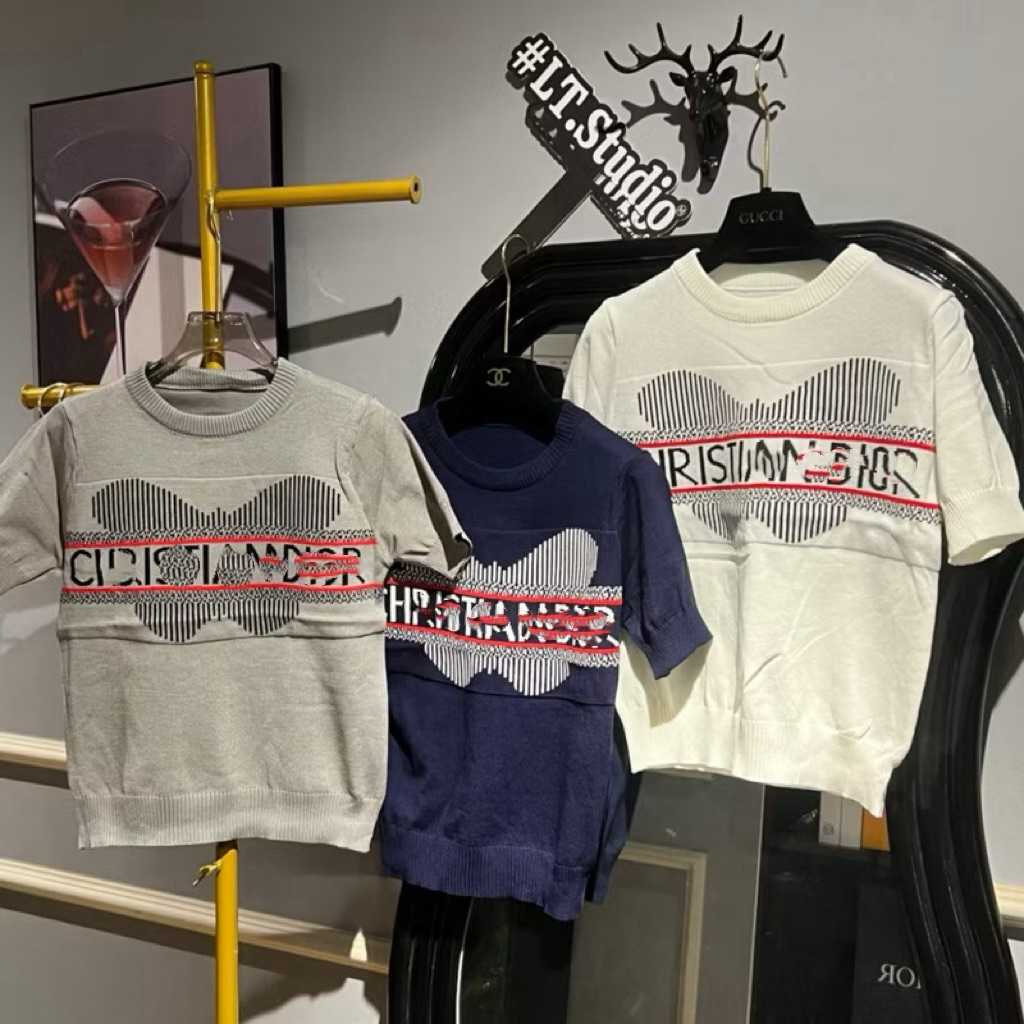 Áo len cộc tay cổ tròn hình bướm chữ ngang ngực, len mỏng 508