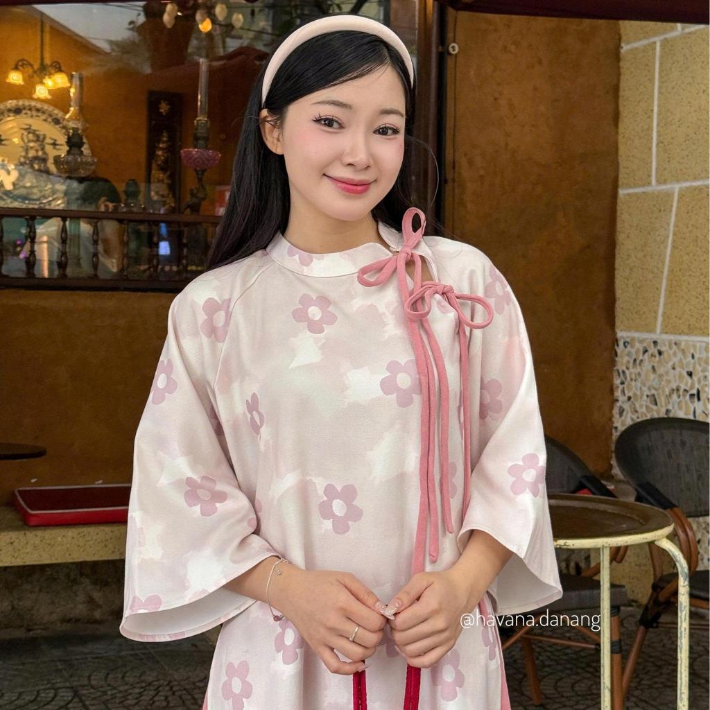 (HAVANA) CÓ BIGSIZE - Áo dài nhung chéo VẬN HÀN in hoa mai phối cutout vai thắt nơ kèm quần nhung AD227 | BigBuy360 - bigbuy360.vn