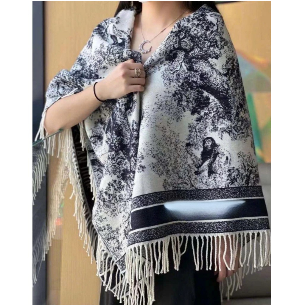 Khăn Choàng Dạ 140x140 Royal Luxury Khăn Quàng Cổ Nữ Cao Cấp, Phong Cách Sang Trọng – Giữ Ấm Mùa Đông | BigBuy360 - bigbuy360.vn